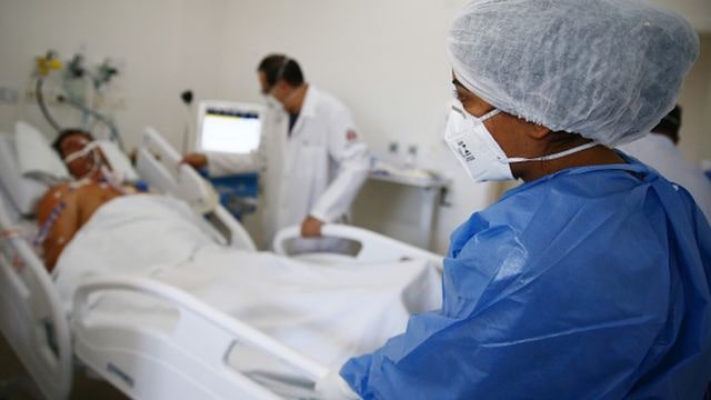 Ômicron faz infecções por Covid crescerem 38,7% no Brasil