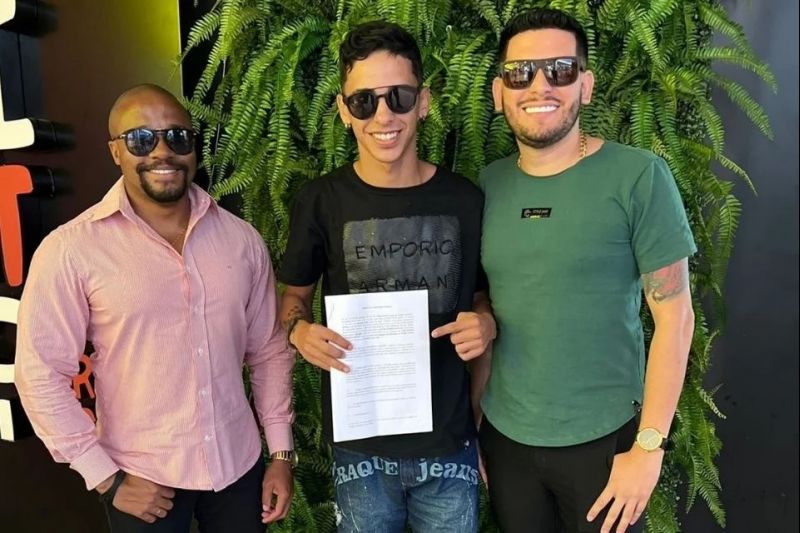 Jovem assina contrato milionário após cantar com Gusttavo Lima; veja vídeo