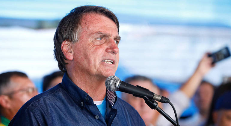 ‘Nos próximos dias, acontecerá algo que vai nos salvar no Brasil’, diz Bolsonaro