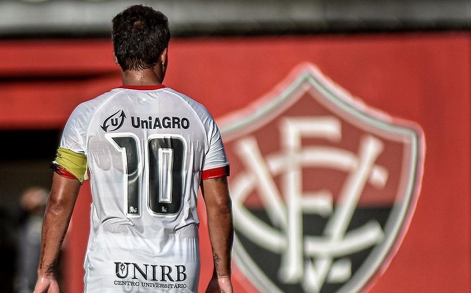 Vitória vai lançar novo uniforme em abril