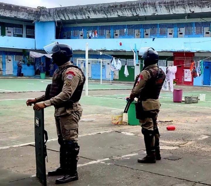 Durante vistoria, 13 celulares são encontrados em presídio de Salvador 