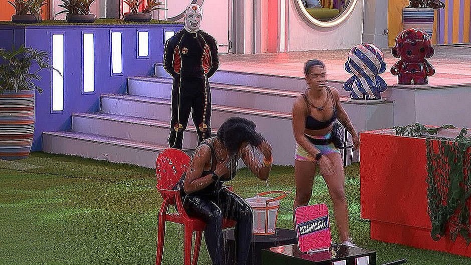 Maria é expulsa do BBB22 por agressão a Natália