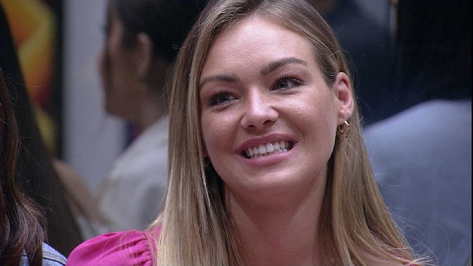 Bárbara deixa o BBB22 com 86% dos votos; Natália volta do 3º paredão