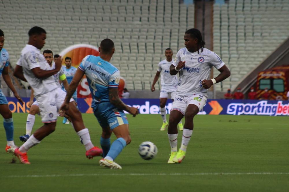 Bahia perde para o Fortaleza e vê adversários do grupo encostarem