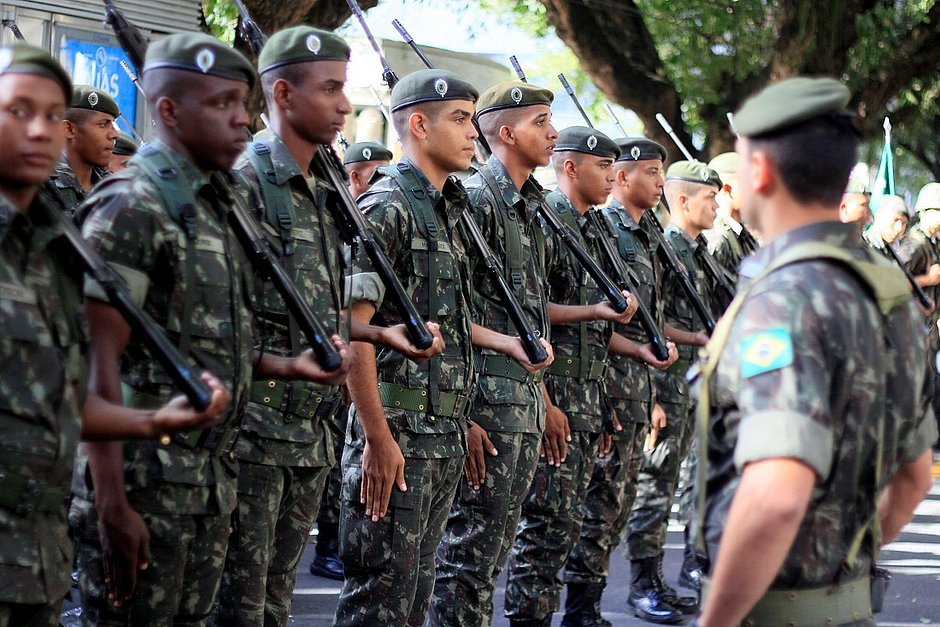 Exército abre concurso para formação de oficiais