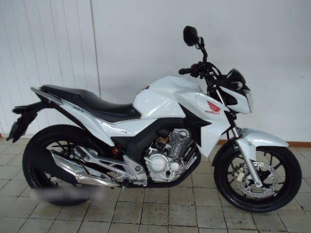Motocicleta é furtada em frente a Braskem em Camaçari
