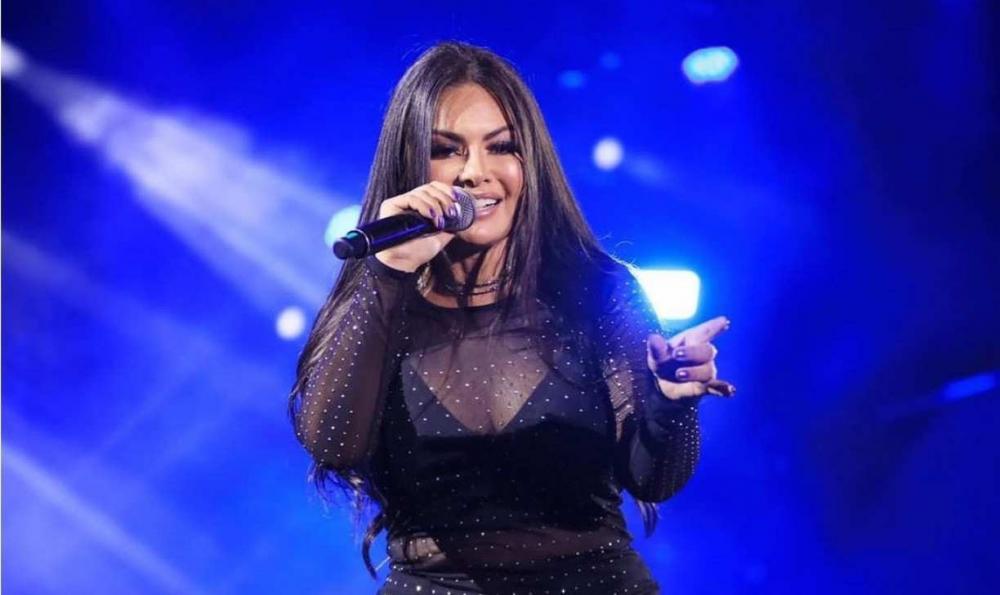 Corpo de Paulinha Abelha é velado em Sergipe com presença dos fãs