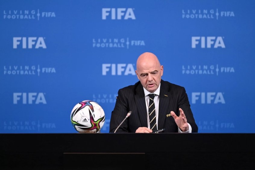 Fifa proíbe Rússia de usar hino, bandeira e sediar jogos 