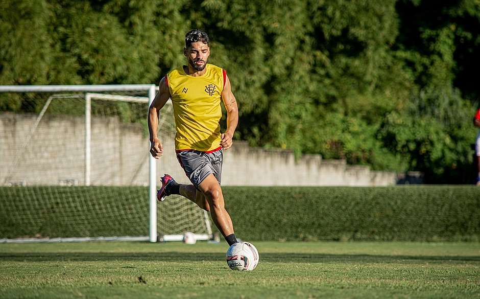 De olho na Copa do Brasil, Vitória treina na Toca do Leão