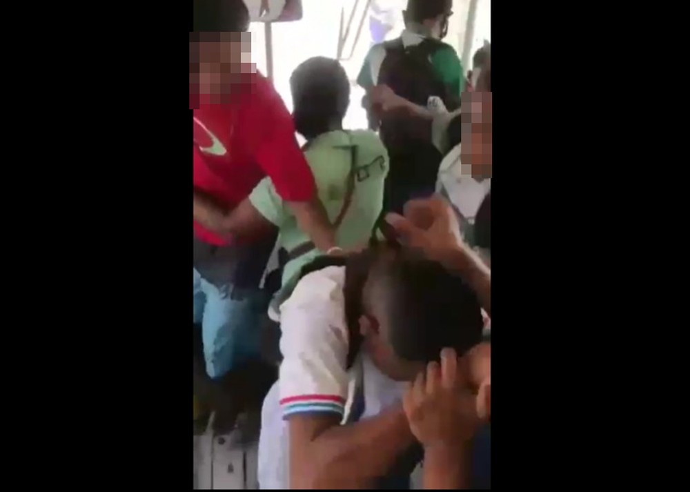 'É crime, tentativa de homicídio', desabafa mãe de adolescente que sofreu homofobia e foi espancado por jovens em ônibus na Bahia