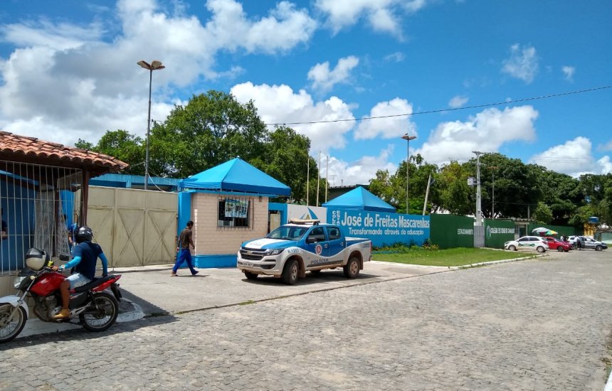 Aluno é agredido e ameaçado de morte em ônibus escolar em Camaçari