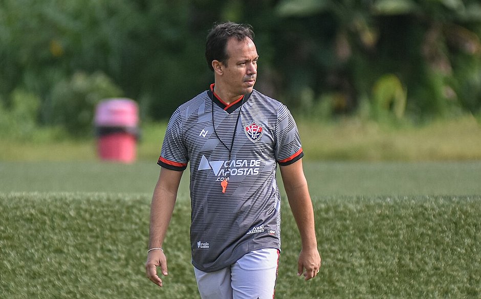 Dado confirma mudança no Vitória contra o Castanhal pela Copa do Brasil