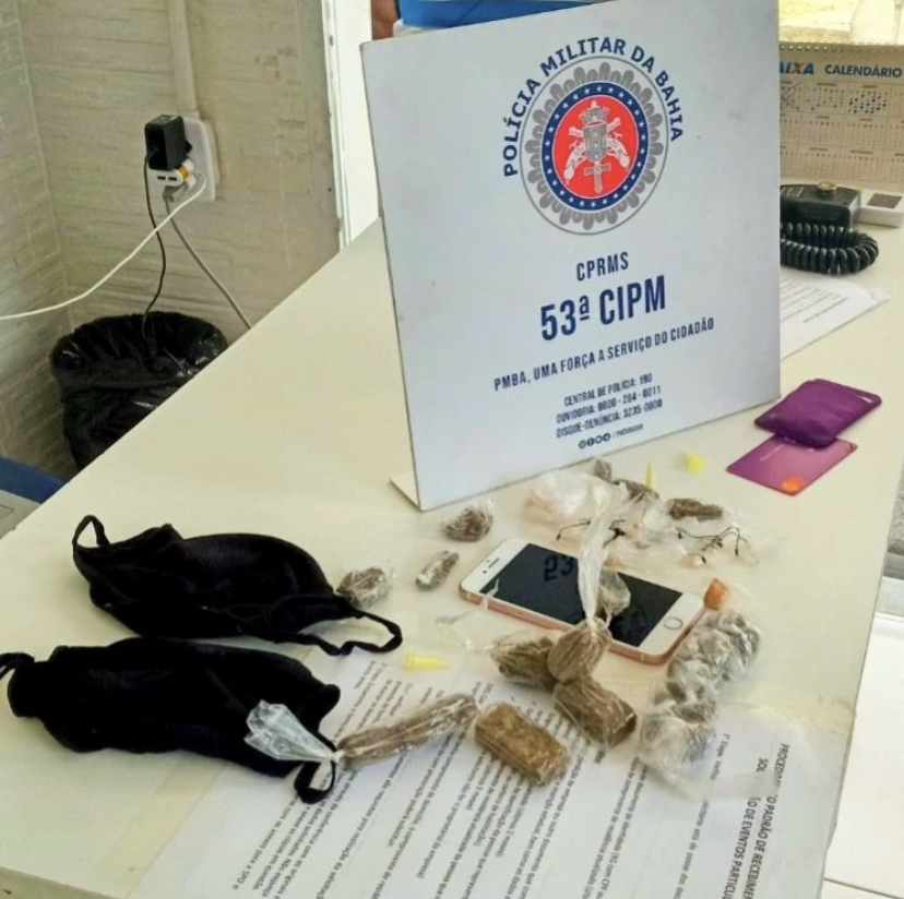 Casal é preso com drogas em Praia do Forte