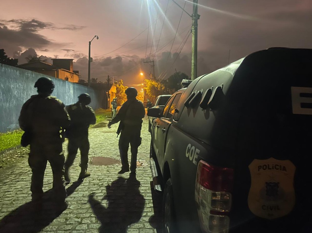 Operação prende oito investigados por tráfico de drogas e homicídios em Dias D’Ávila