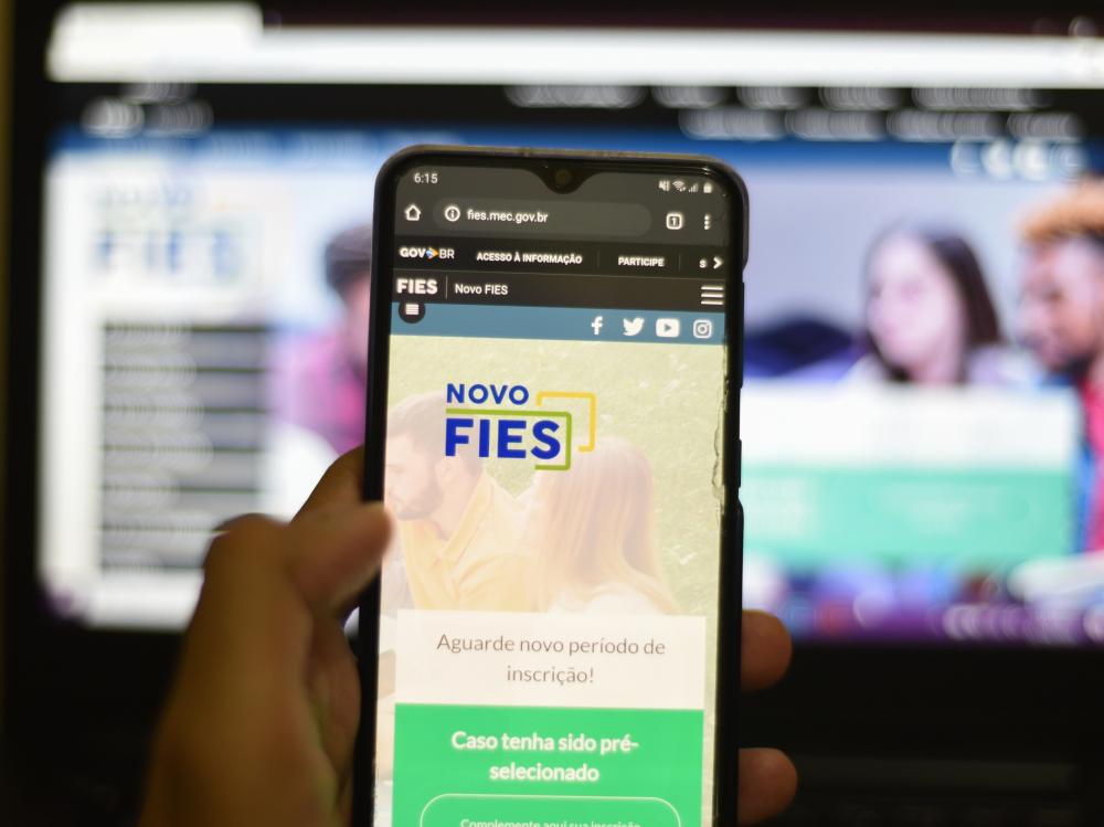 Estudantes inadimplentes já podem renegociar dívidas com Fies