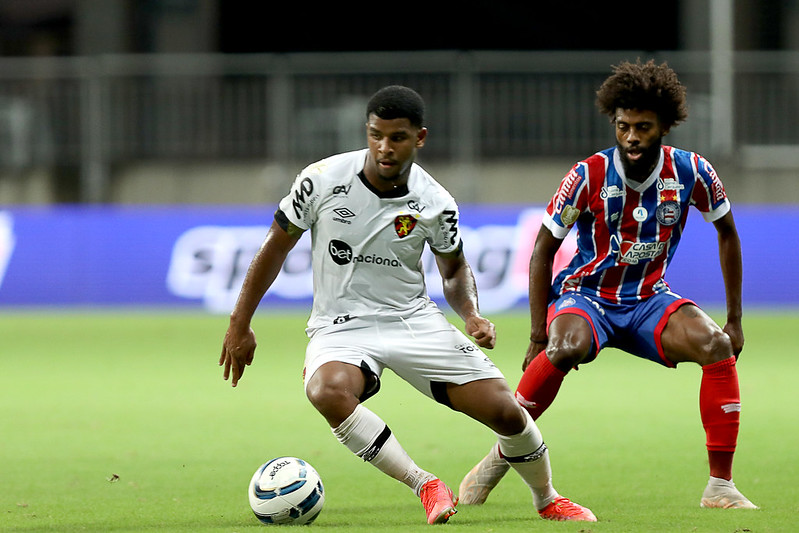 Em jogo de viradas, Bahia toma gol no fim, perde, e se complica no Nordestão