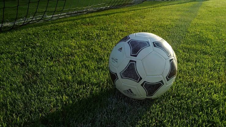 Em jogo de viradas, Bahia toma gol no fim, perde, e se complica no Nordestão