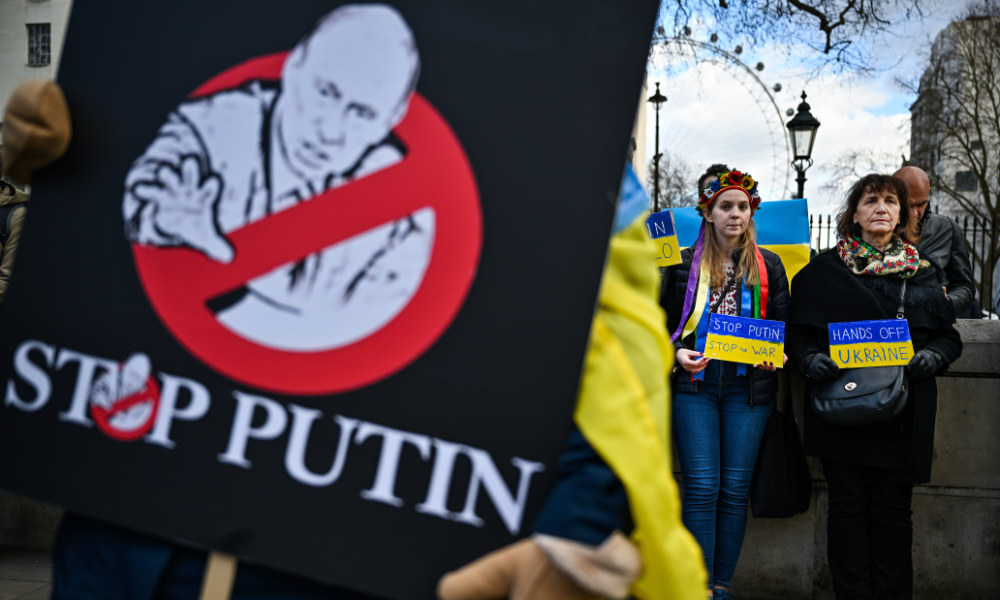  Visa e Mastercard suspendem todas as operações na Rússia