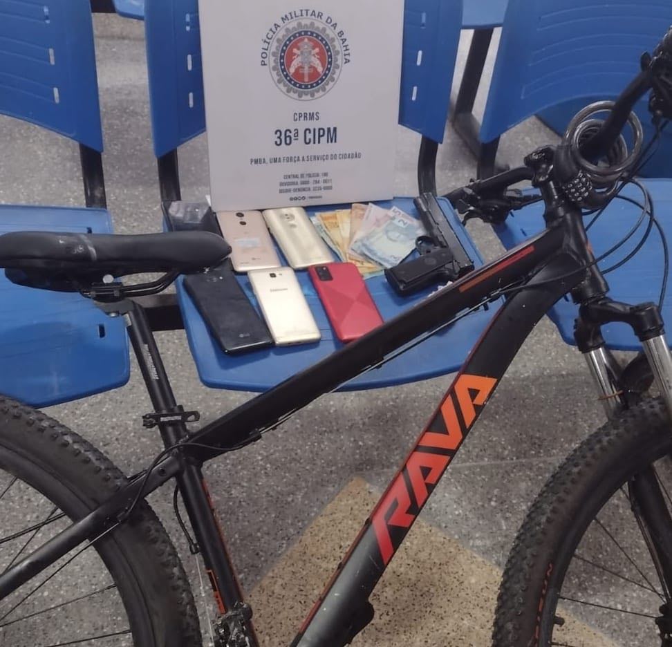 Bicicleta e celulares são recuperados após roubo em Dias d'Ávila