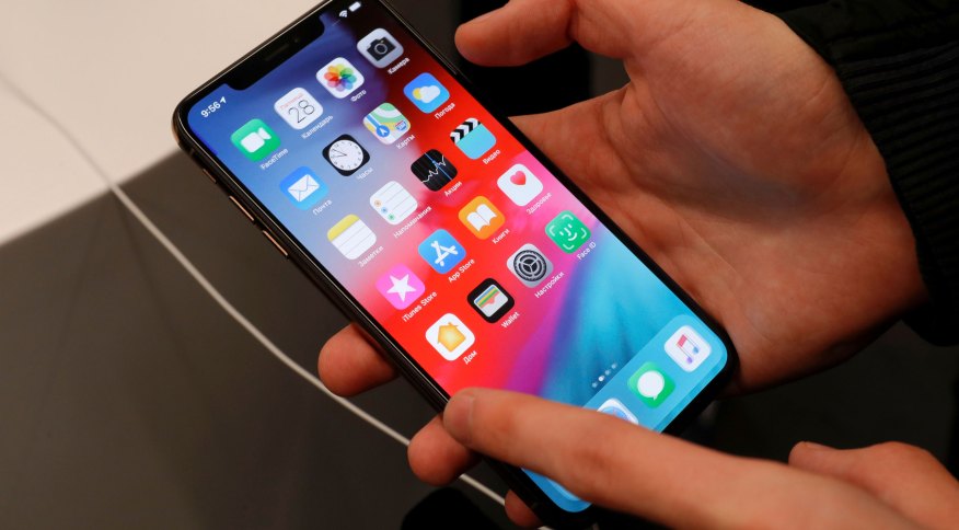 Apple deve lançar novo iPhone 5G de baixo custo