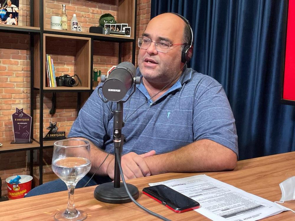 Castro sobre a Saúde deixada por Jussara: Desgraça total!