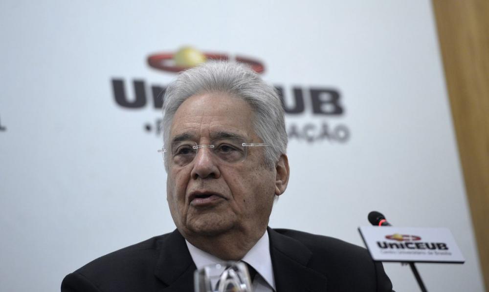 FHC é internado após fratura no fêmur