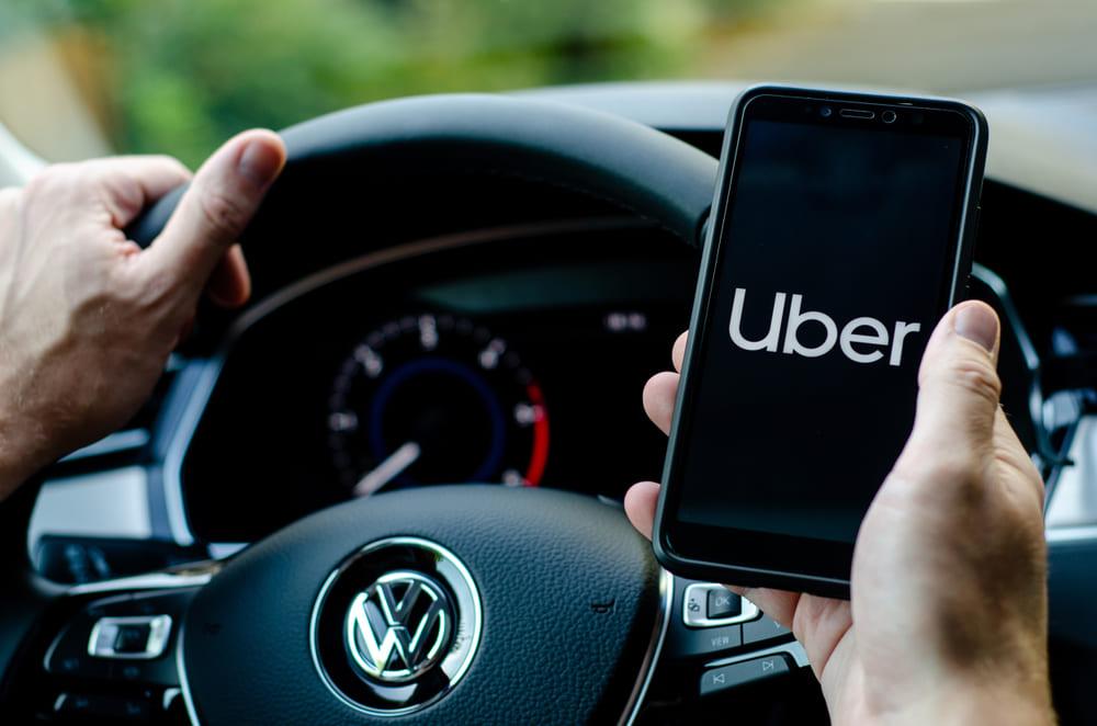 Uber aumenta valor das viagens em 6,5%, após alta da gasolina