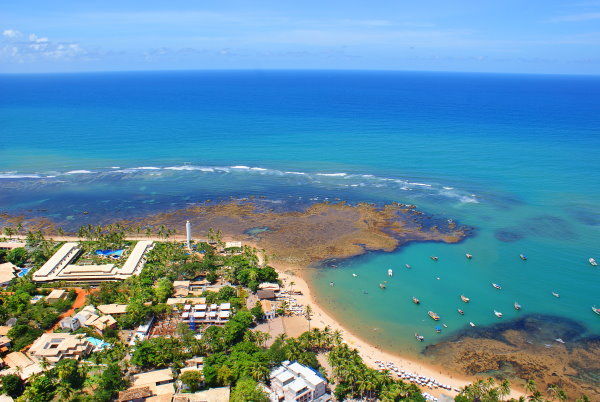Prefeitura e Guarda Municipal afirmam desconhecer relatos de tubarões em Praia do Forte