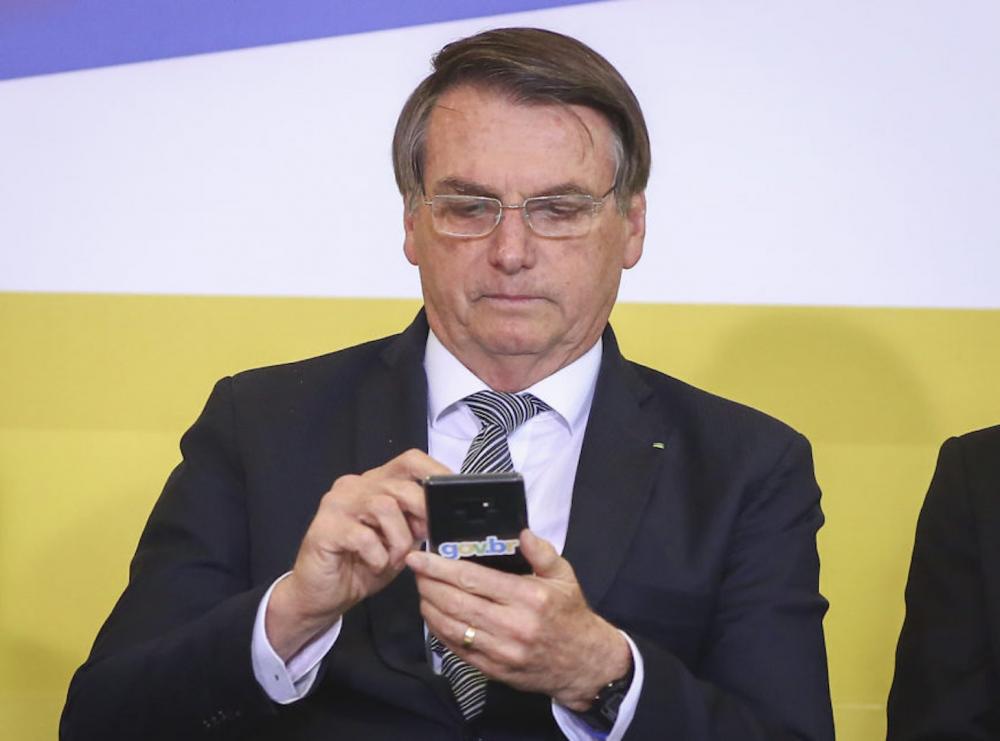  Bolsonaro diz que suspensão do Telegram não tem amparo na Constituição