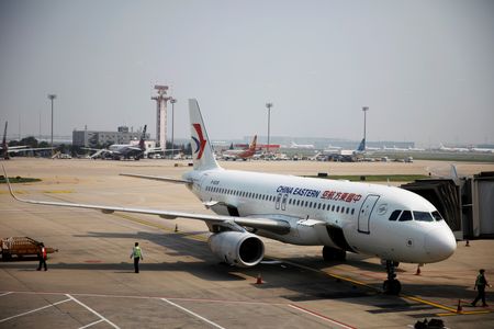 Avião com 132 pessoas cai no sul da China; não há sinal de sobreviventes 