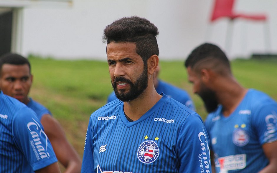 Fora dos planos, jogadores aguardam definição sobre futuro no Bahia