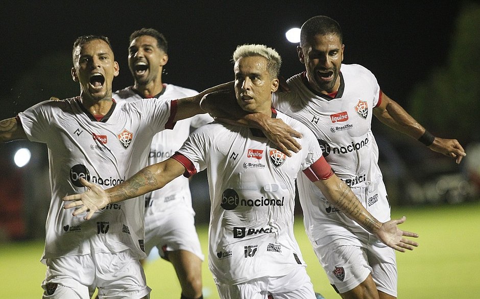Na estreia de Geninho, Vitória vence o Glória e avança na Copa do Brasil