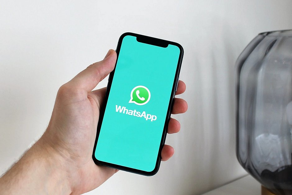 WhatsApp: função de reagir a mensagens entra em teste público