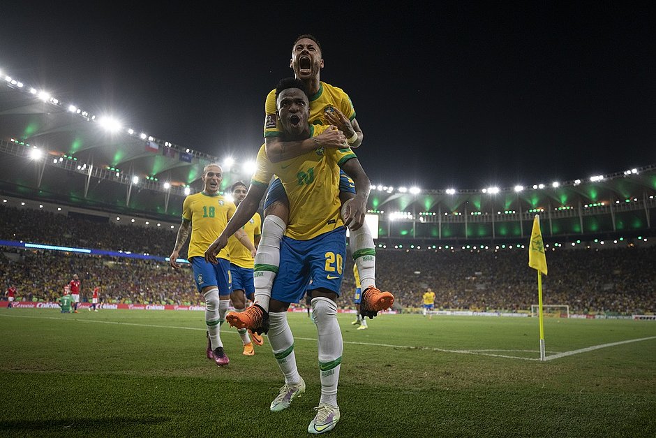 Na despedida dentro de casa, Brasil goleia o Chile no Maracanã