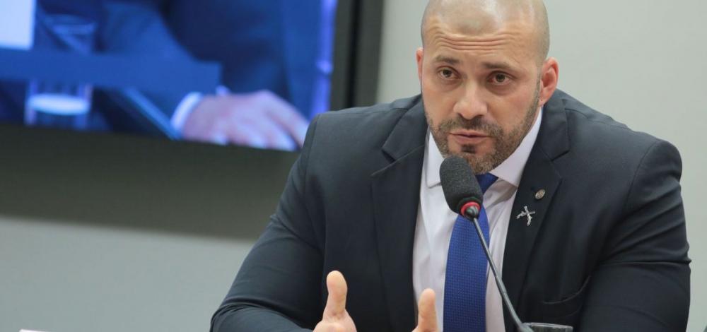 STF ordena que deputado volte a usar tornozeleira