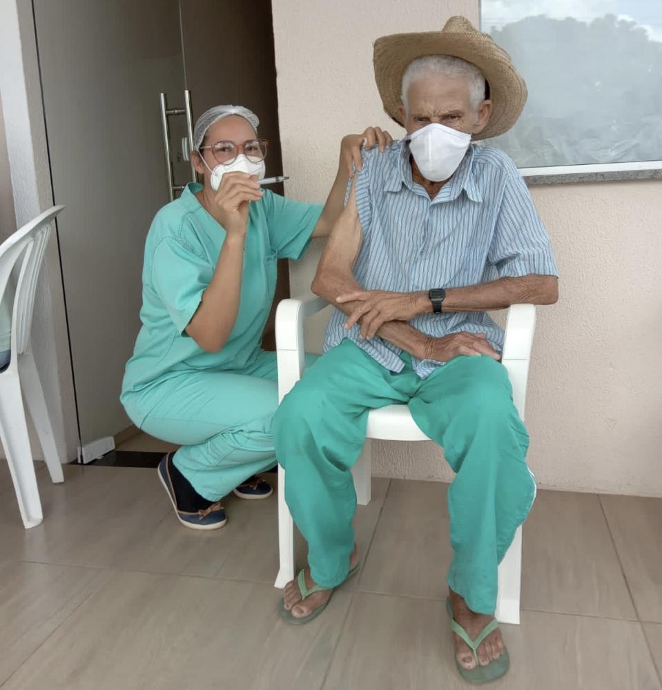 Mata de São João inicia aplicação de 4ª dose da vacina para idosos com 80 anos ou mais