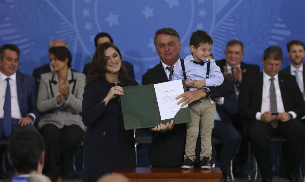 Novos ministros tomam posse no Palácio do Planalto 
