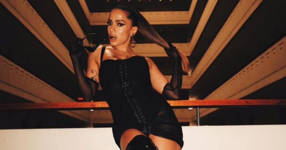 Anitta ocupa o 1º lugar em lista da Billboard com hit Envolver