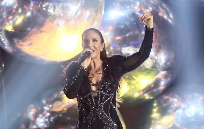 Ivete Sangalo comemora estreia de nova turnê