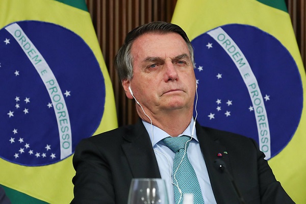 Folha volta a utilizar “despiora” para se referir a Bolsonaro