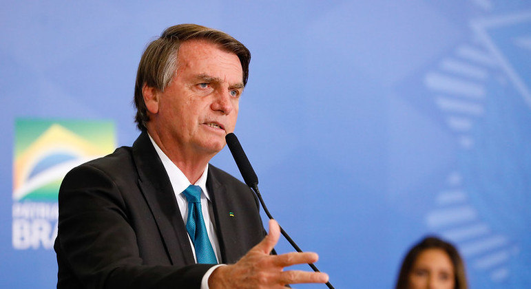 Após declaração de Lula, Bolsonaro se posiciona sobre aborto, “Somos contra”, diz