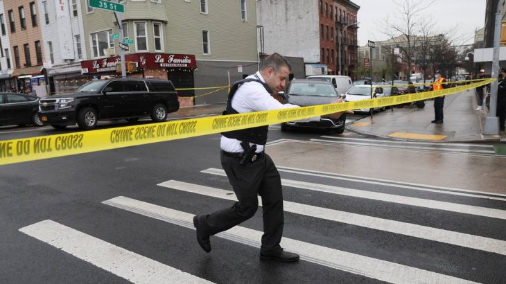 Tiros no metrô de Nova York não são investigados como terrorismo