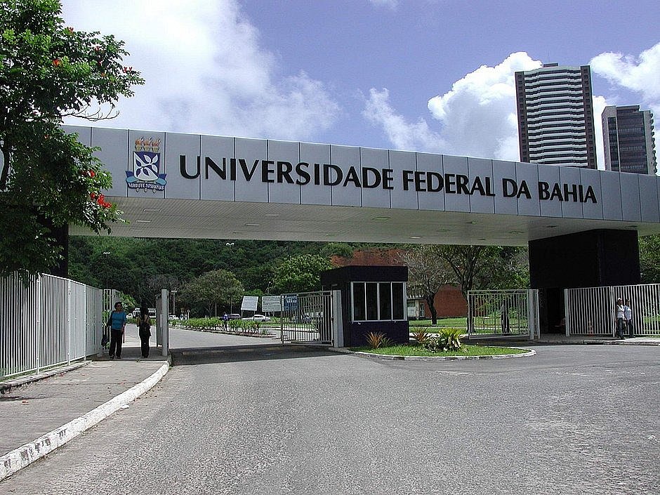 Ufba mantém obrigatoriedade do uso de máscaras em seus espaços