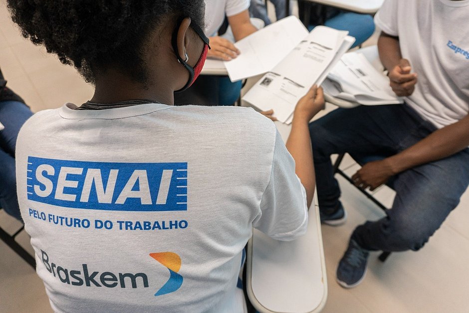 Programa oferece curso de qualificação profissional em Dias d'Ávila