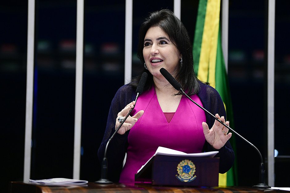 Vista como a opção mais 'estável', Simone Tebet ganha força no PSDB