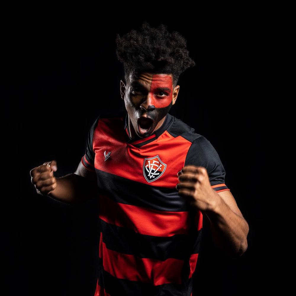  Vitória lança novo uniforme para a temporada 2022; confira