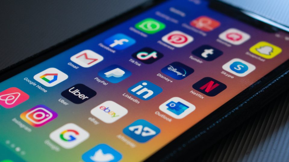 TSE abre licitação de R$ 330 mil para monitorar redes sociais nas eleições