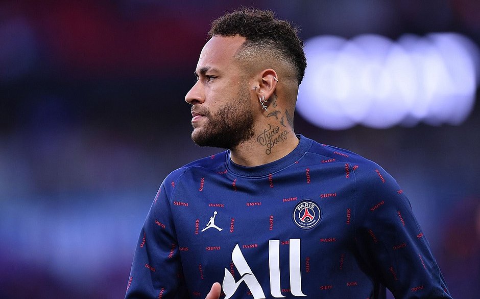 Criticado, Neymar rebate ex-Liverpool: 'Falar m* assim não dá'