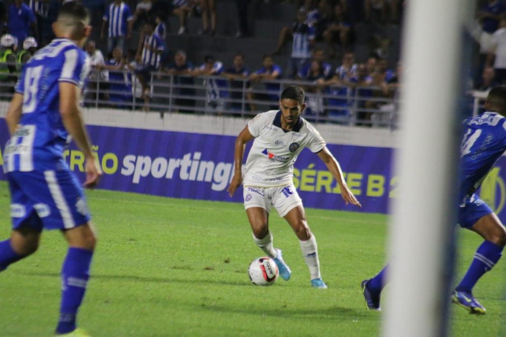Bahia sai na frente, mas fica no empate com o CSA no Rei Pelé