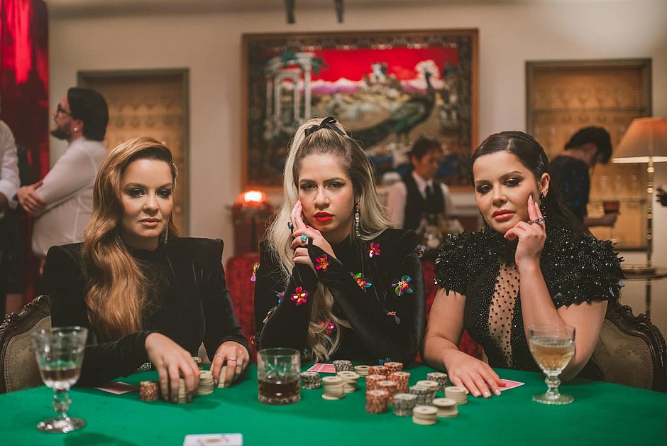 Maiara e Maraísa contam que têm 15 músicas não lançadas com Marília Mendonça